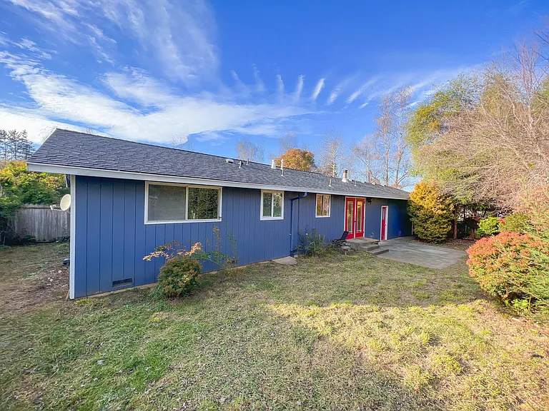 1725 Camellia Dr — Photo 6