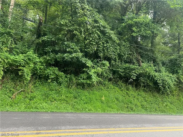 Country Club Rd, Cadiz, OH 43907