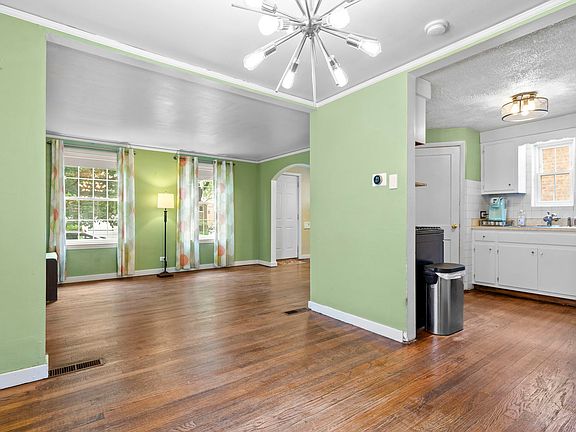 3rd image of 3329 S 56th Ct