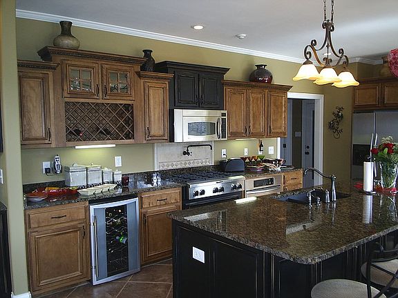 3rd image of 230 Fair Meadows Ln
