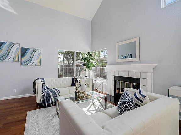 3rd image of 1298 Thorn Valley Ct