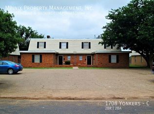 1708 Yonkers St #C, Plainview, TX 79072