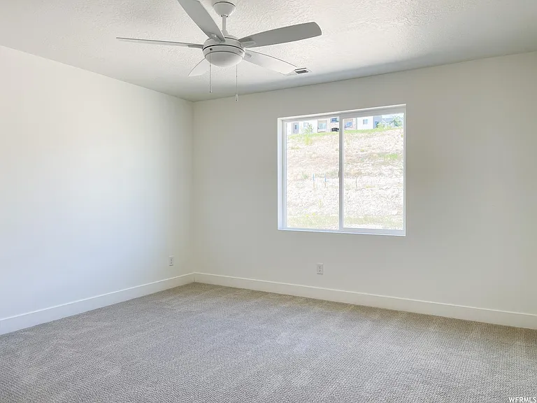 998 W Shadow Brook Ln — Photo 5
