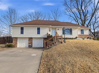 6717 NW Lawson Ln, Parkville, MO 64152