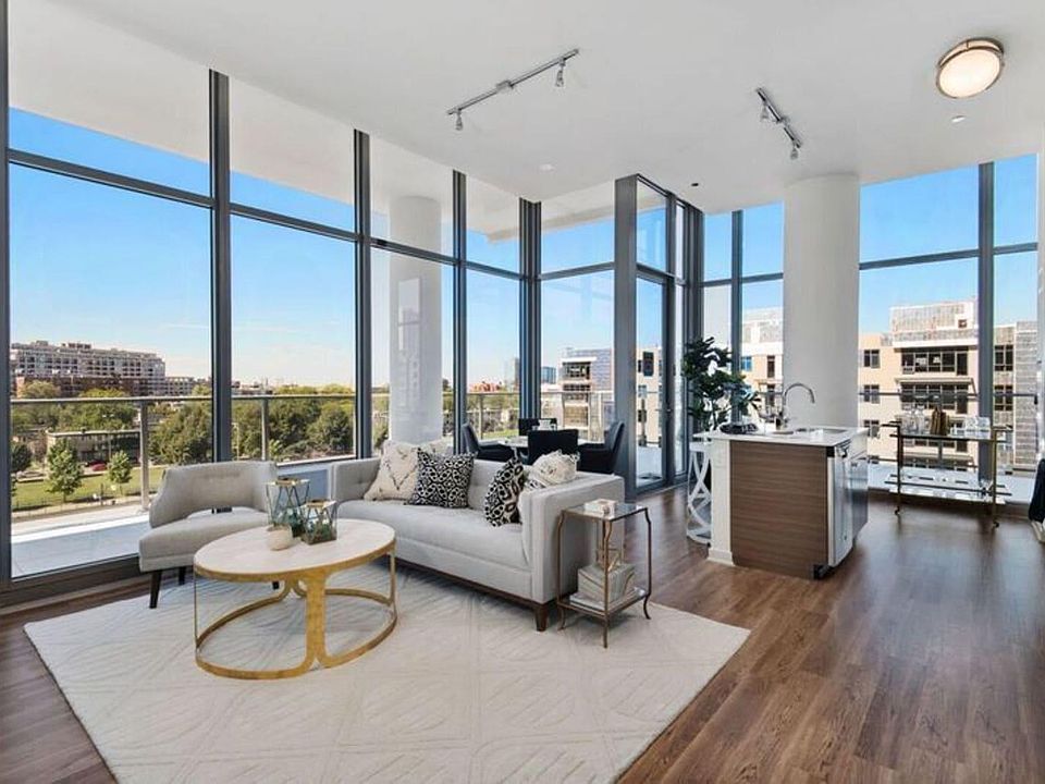 1st image of 820 N Franklin St #2412