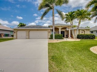 2301 SW 28th Lane Cpe, Coral, FL 33914