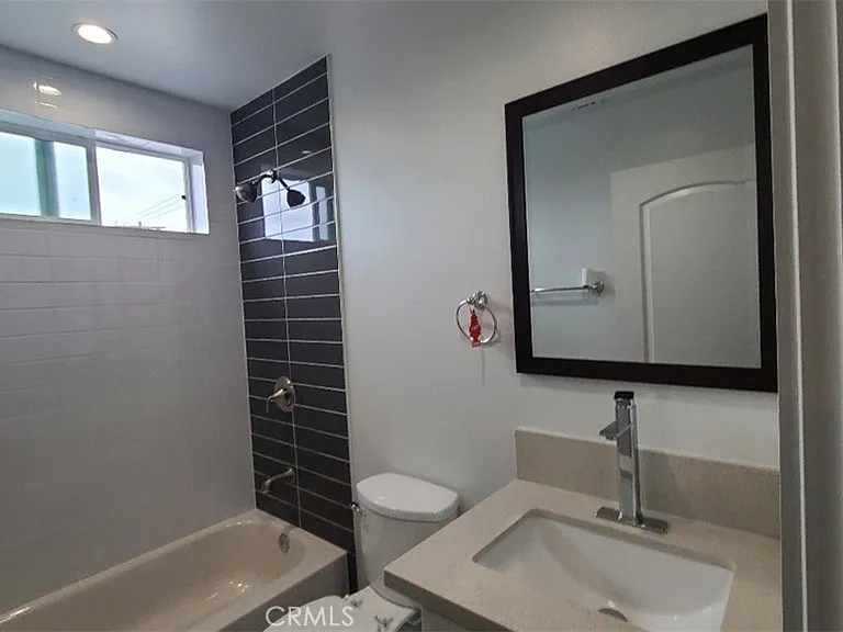 839 E 32nd St — Photo 22