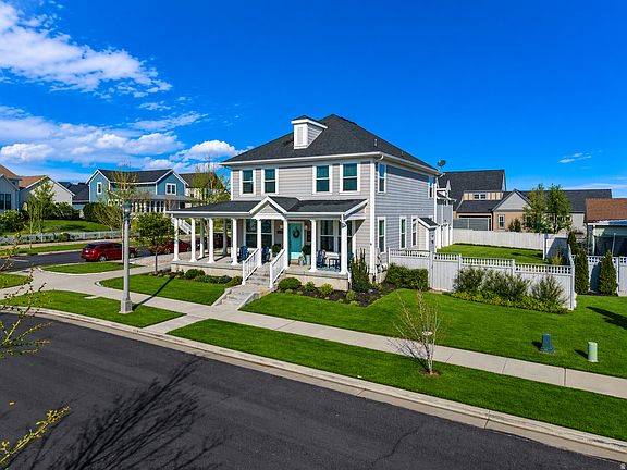 3rd image of 4966 W Kitsap Way