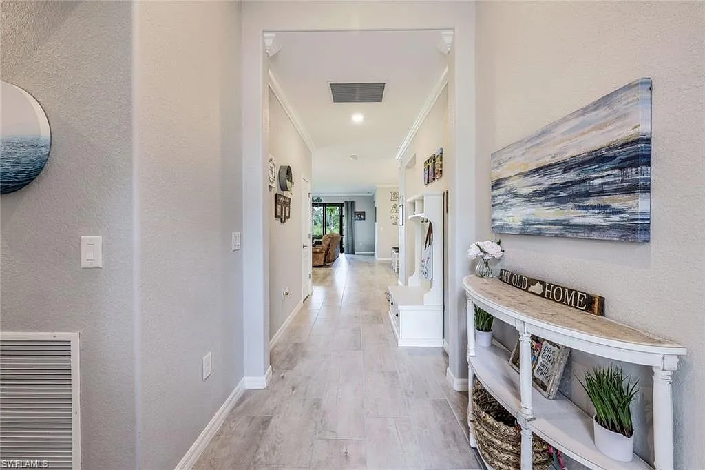 4 bed, 3.0 bath, 2032 sqft, $3,400 — Photo 4