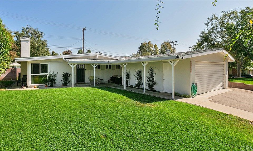 2nd image of 27608 Seco Canyon Rd