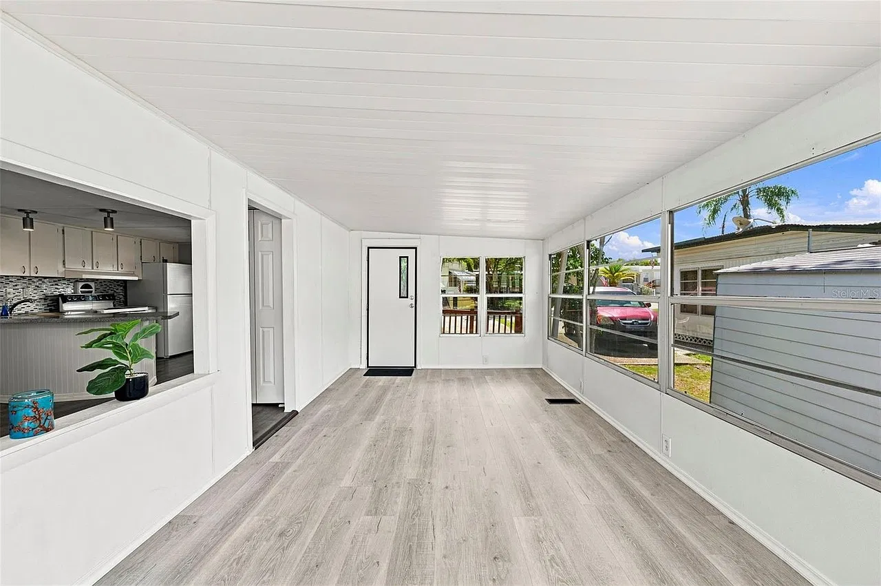 1 bed, 844 sqft, $1,195 — Photo 1