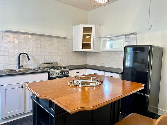 3rd image of 36 Maryland Ave APT 3A