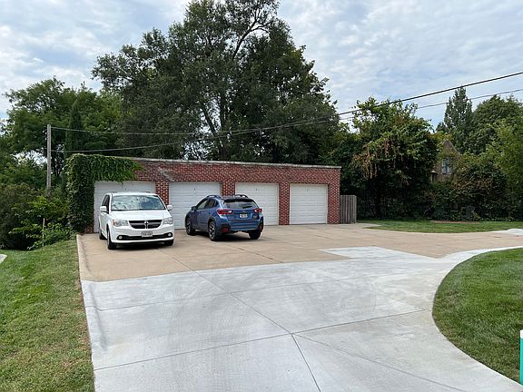 5th image of 510 S 38th St APT 3