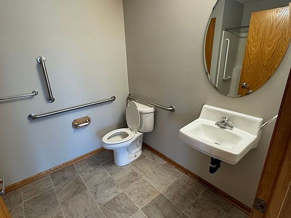 3rd image of 1909 Wilcox Blvd E #1