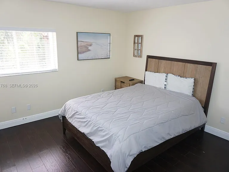 1057 SE 6th Ave — Photo 12