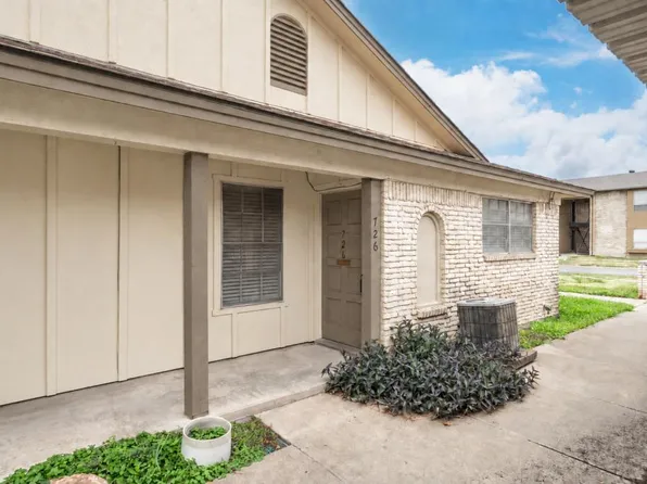 726 E Pecan St, Hurst, TX 76053