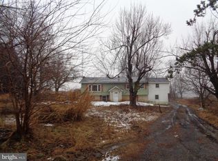 3330 Fox Hill Dr, Chambersburg, PA 17202