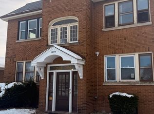 1609 17th Ave APT 2E, Rockford, IL 61104