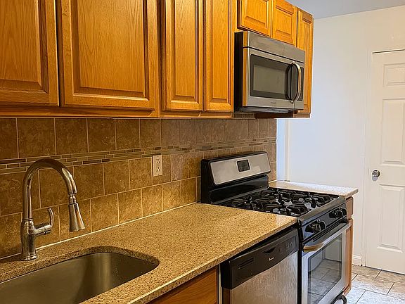 2nd image of 3260 Netherland Ave APT 1F