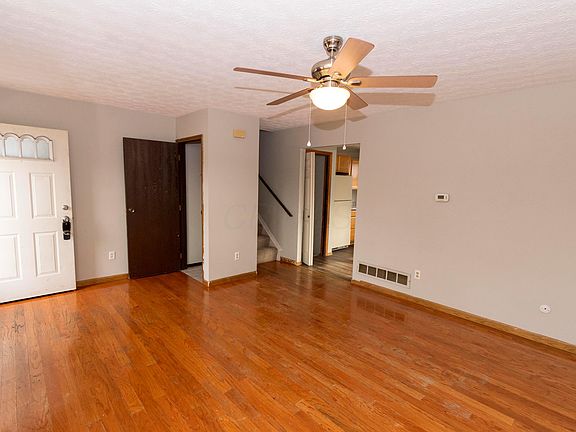 3rd image of 1608 Red Leaf Ln
