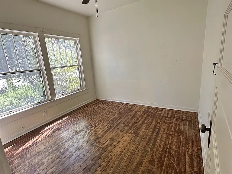 1823 E 2nd Ave — Photo 6