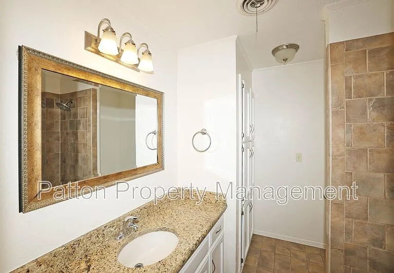 7902 Gerald Dr — Photo 32