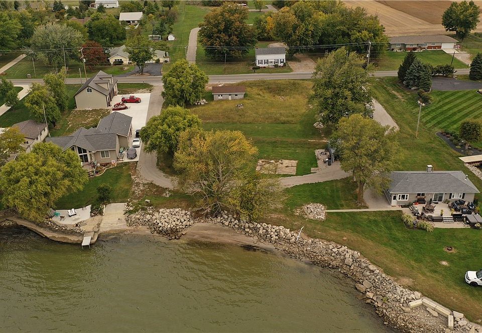 1st image of E Bayshore