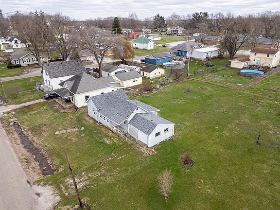 3rd image of 106 W South St