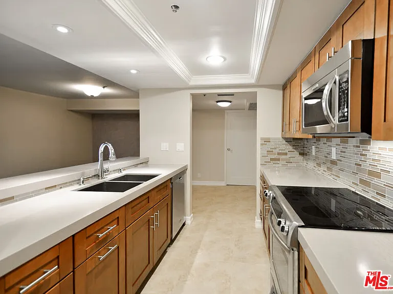 10660 Wilshire Blvd #705 — Photo 7
