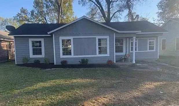 3 bed, 1452 sqft, $1,400 — Photo 1