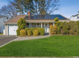 1067 Ruth Pl, Bellmore, NY 11710