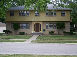 7326 W Honey Creek Dr, Milwaukee, WI 53219