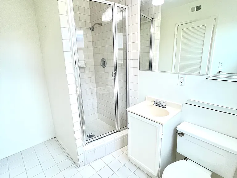 1045 Marvista Ave — Photo 14