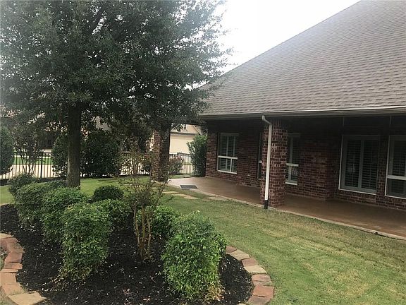 3rd image of 9900 Countryside Dr