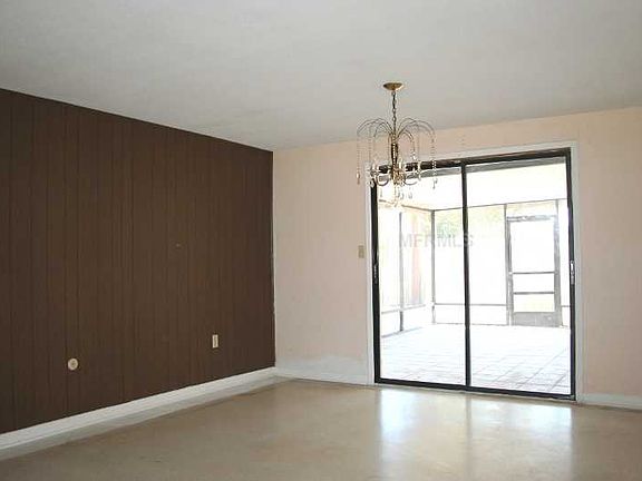3rd image of 1736 Dana Pl