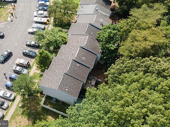 3rd image of 8096 Wolsey Ct