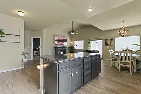 4 bed, 1848 sqft, $2,150 — Photo 3