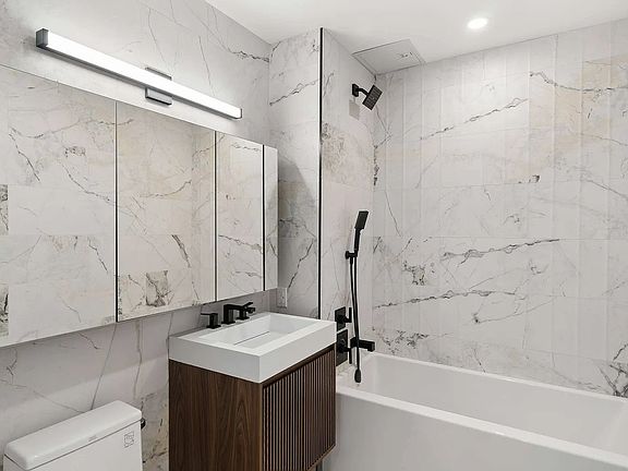 4th image of 205 E 110th St #705