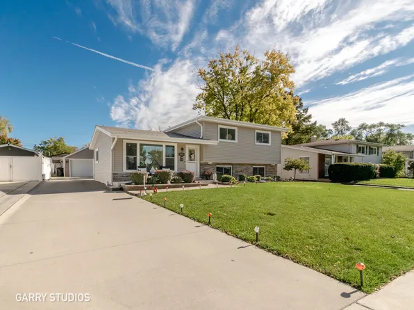 441 S Yale Ave, Addison, IL 60101