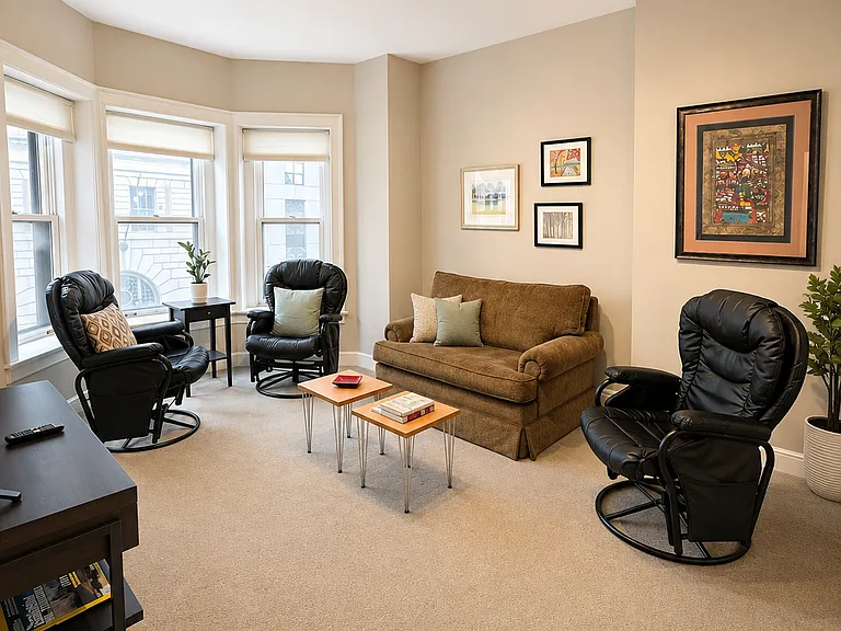 642 N Dearborn St #4 — Photo 5