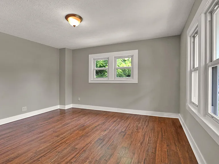 4302 Cornelius Ave — Photo 5