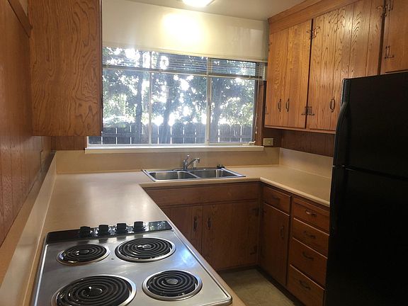 5th image of 107 Elwood St #107