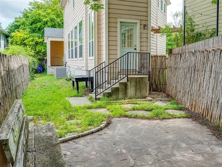 1802 Village Oak Ct — Photo 30