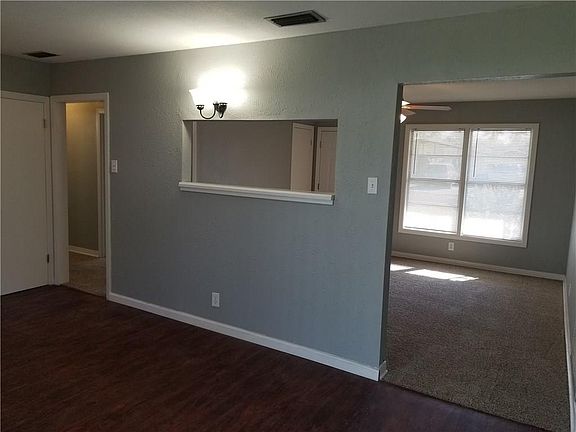 3rd image of 5822 Lucille Dr