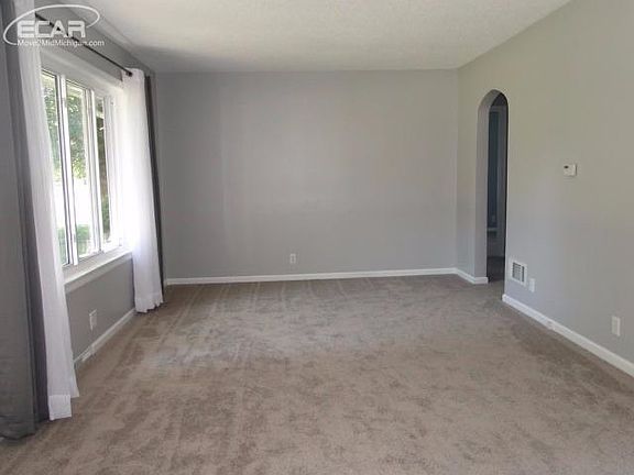 3rd image of 8015 Brentwood Dr