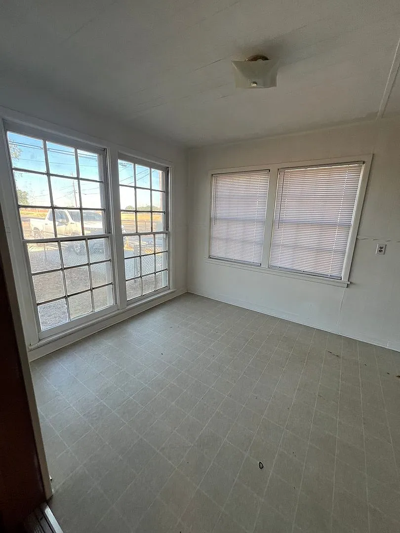 Wood Floors. — Photo 3