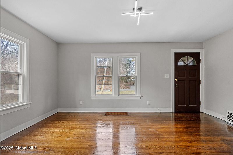 2nd image of 94 Broderick Street