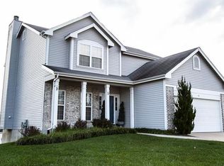 44 Upper Bluffs View Ct, Eureka, MO 63025