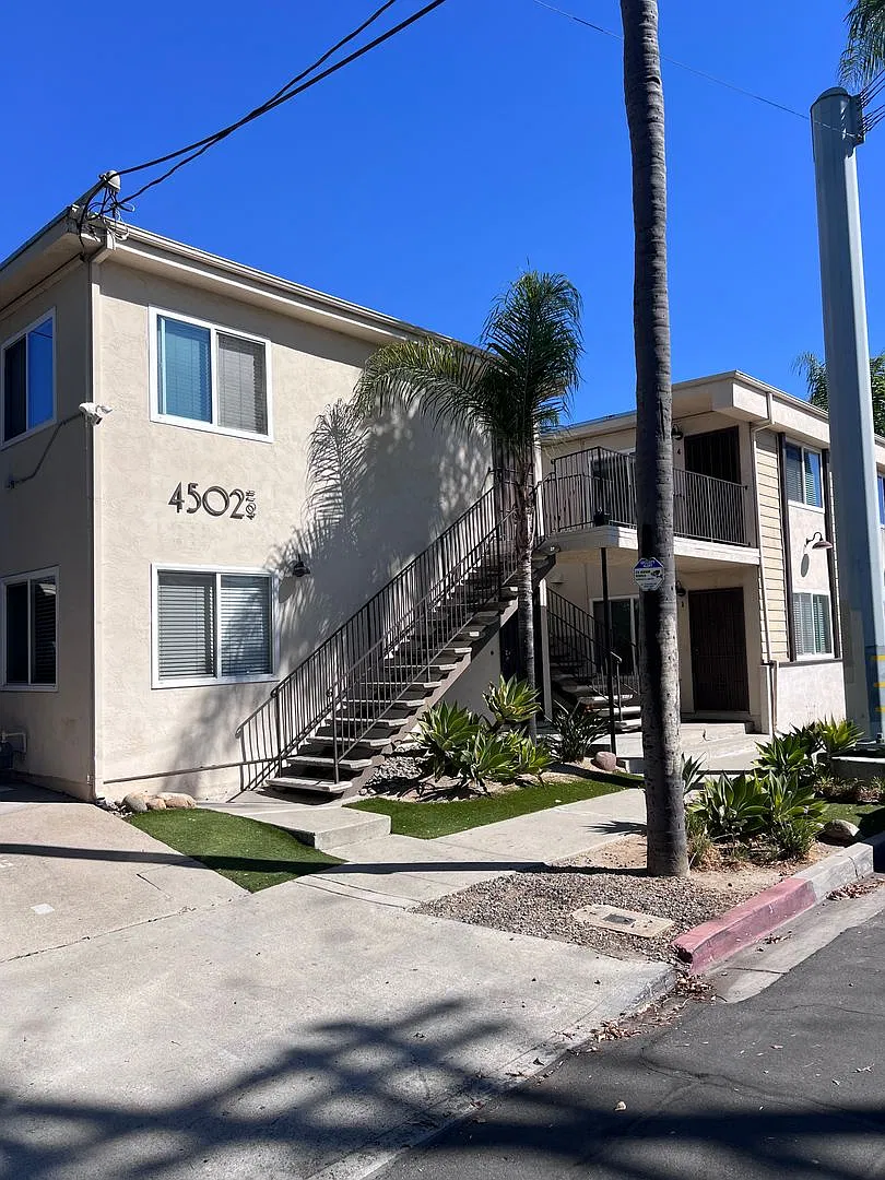 Spacious Upper 2br/2ba- Prime Location Near Kensington! $1000 Off First Full Month! — Photo 1