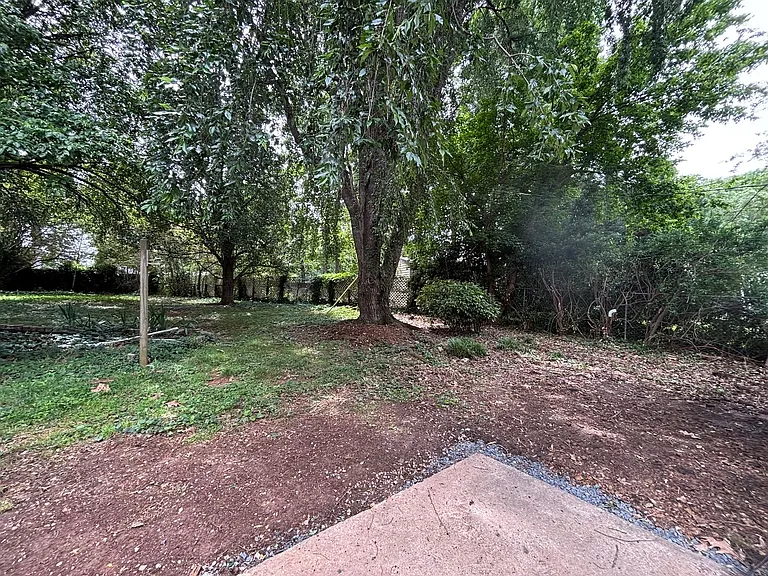 505 Crestwood Dr — Photo 14